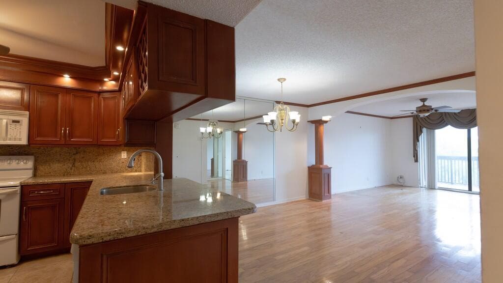4201 N Ocean Drive 402 photo 7