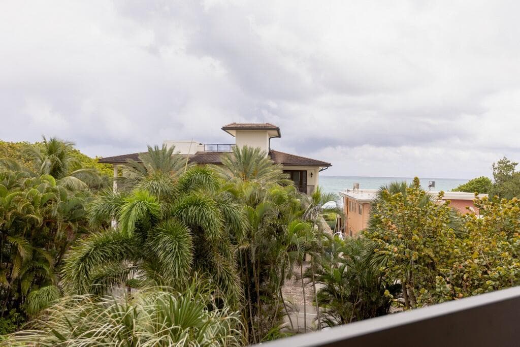 4201 N Ocean Drive 402 photo 10