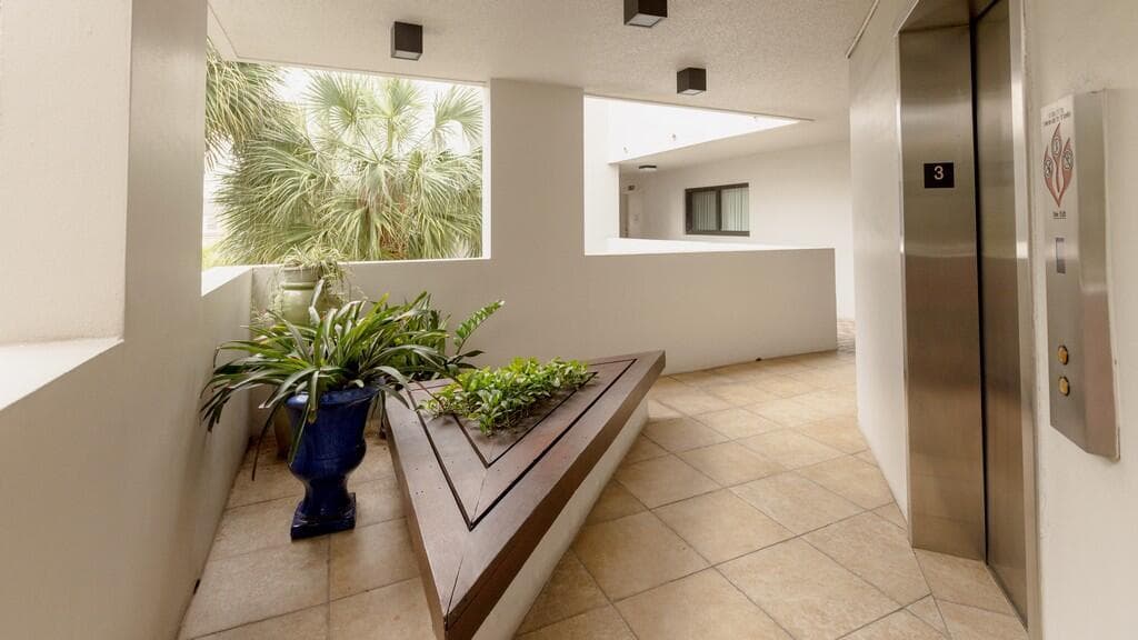 4201 N Ocean Drive 402 photo 18