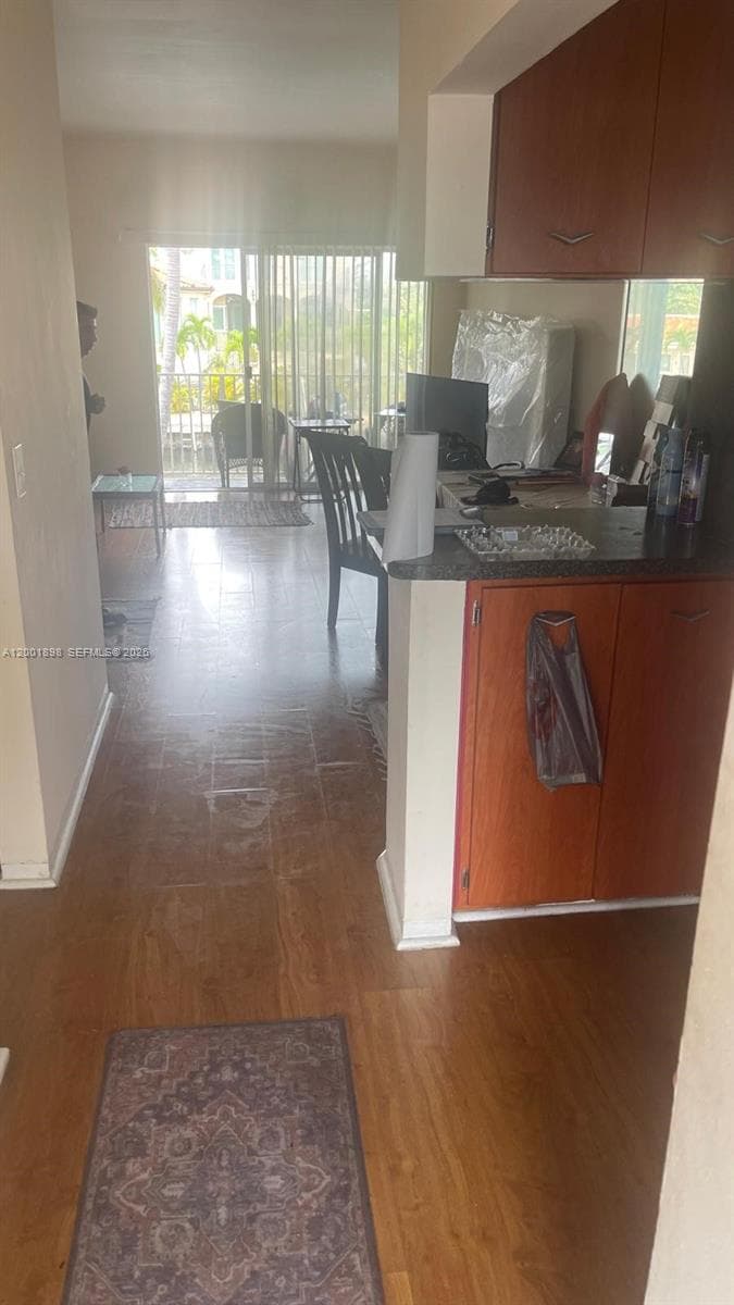 2225 NE 123rd St 204 photo 2