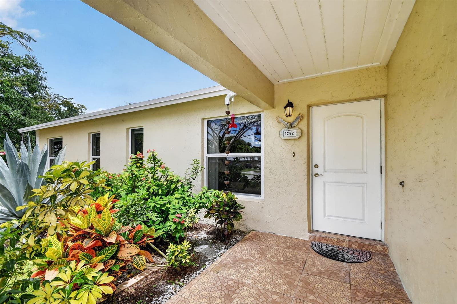 1262 Essex Drive photo 4