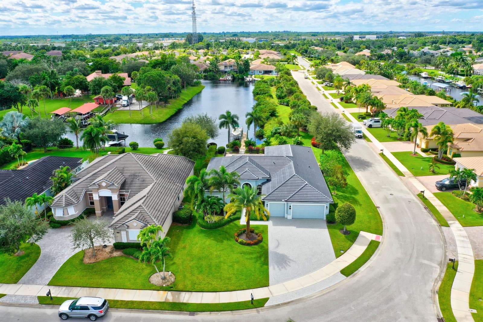 7186 SW Quiet River Court photo 9