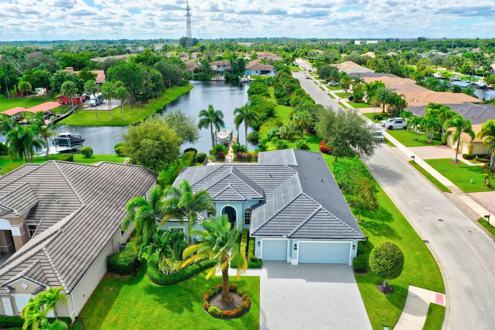 7186 SW Quiet River Court photo 8