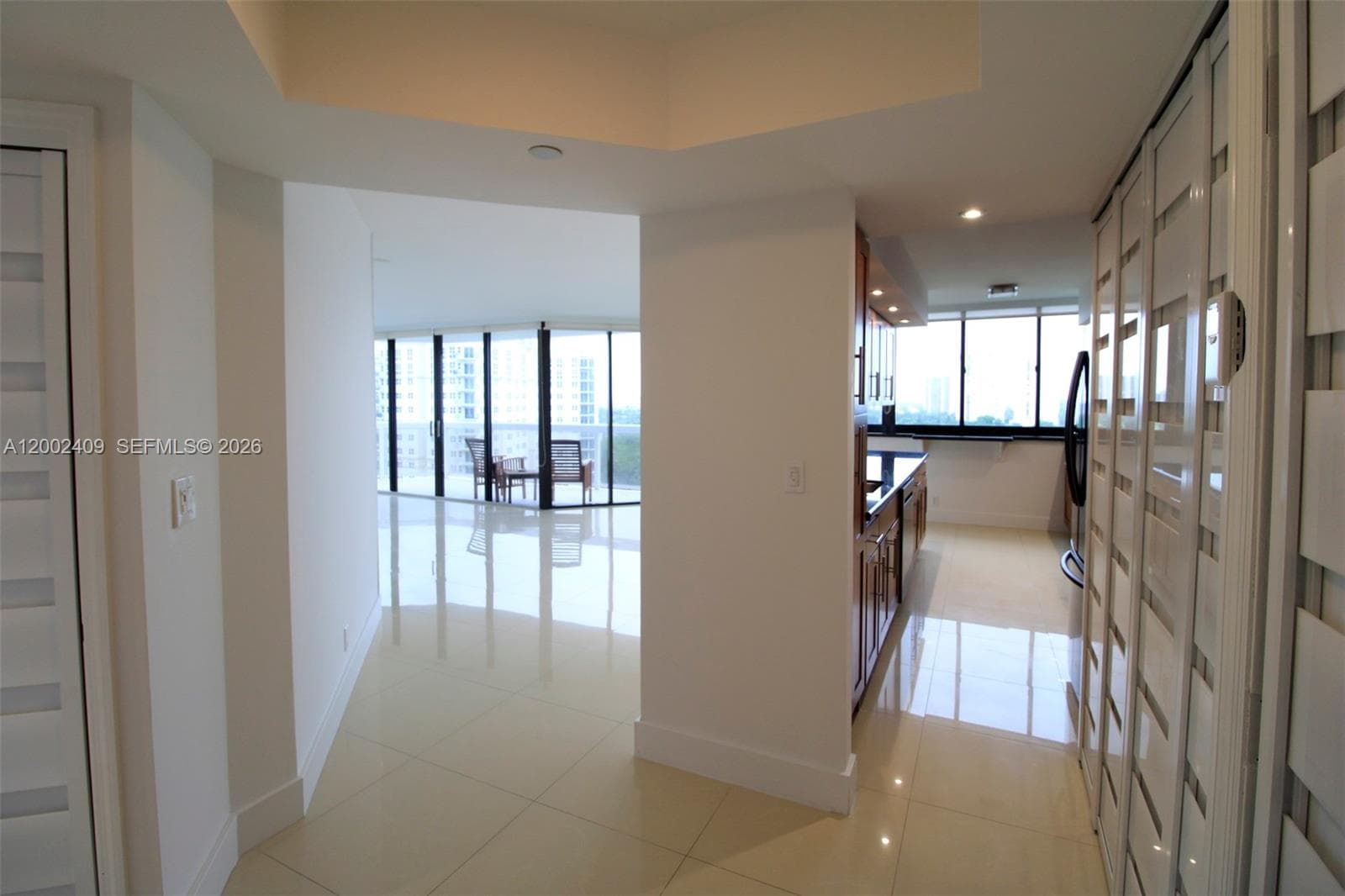 20185 E Country Club Dr 1105 photo 5