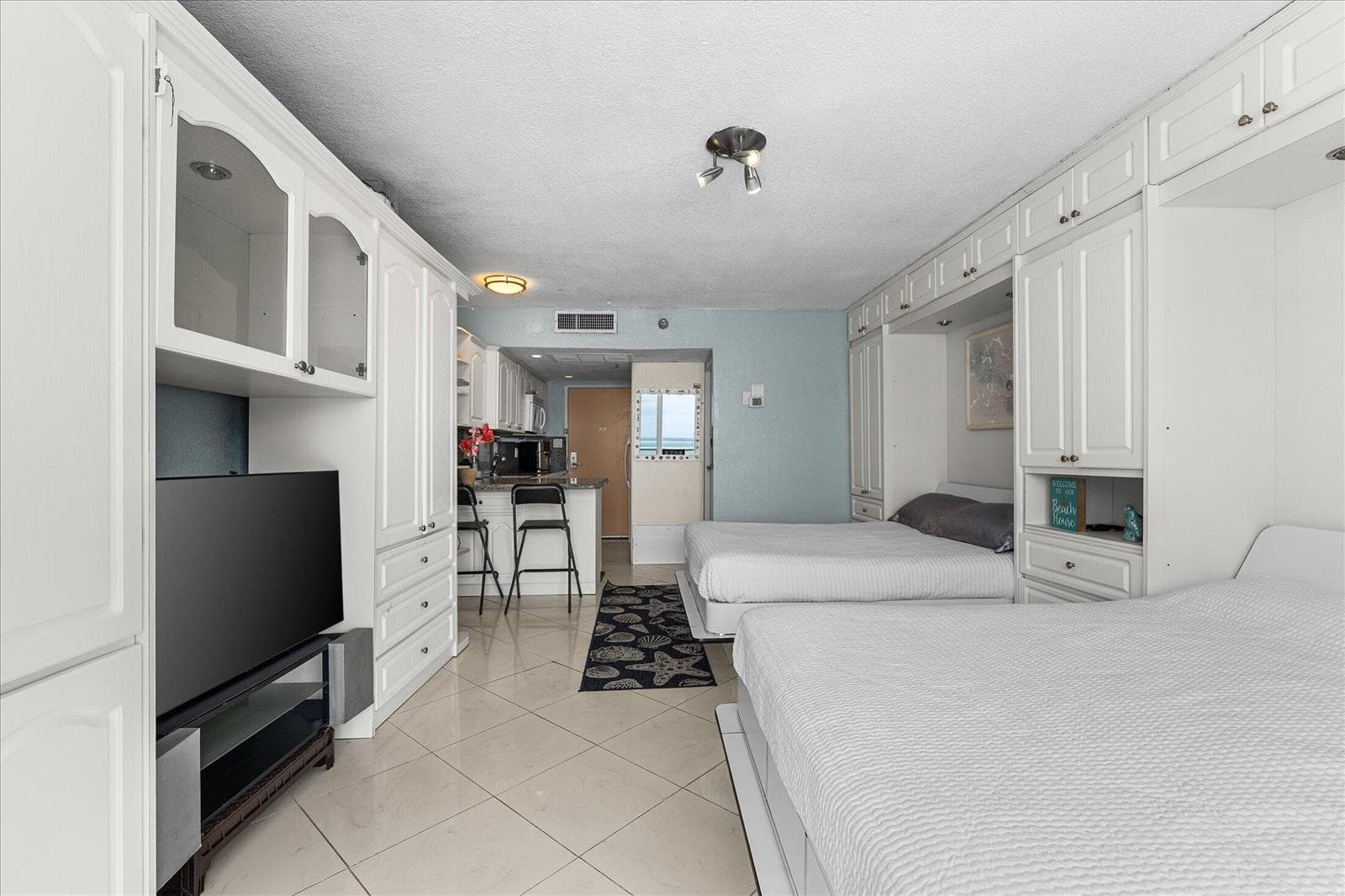 19201 Collins Avenue 114 photo 11