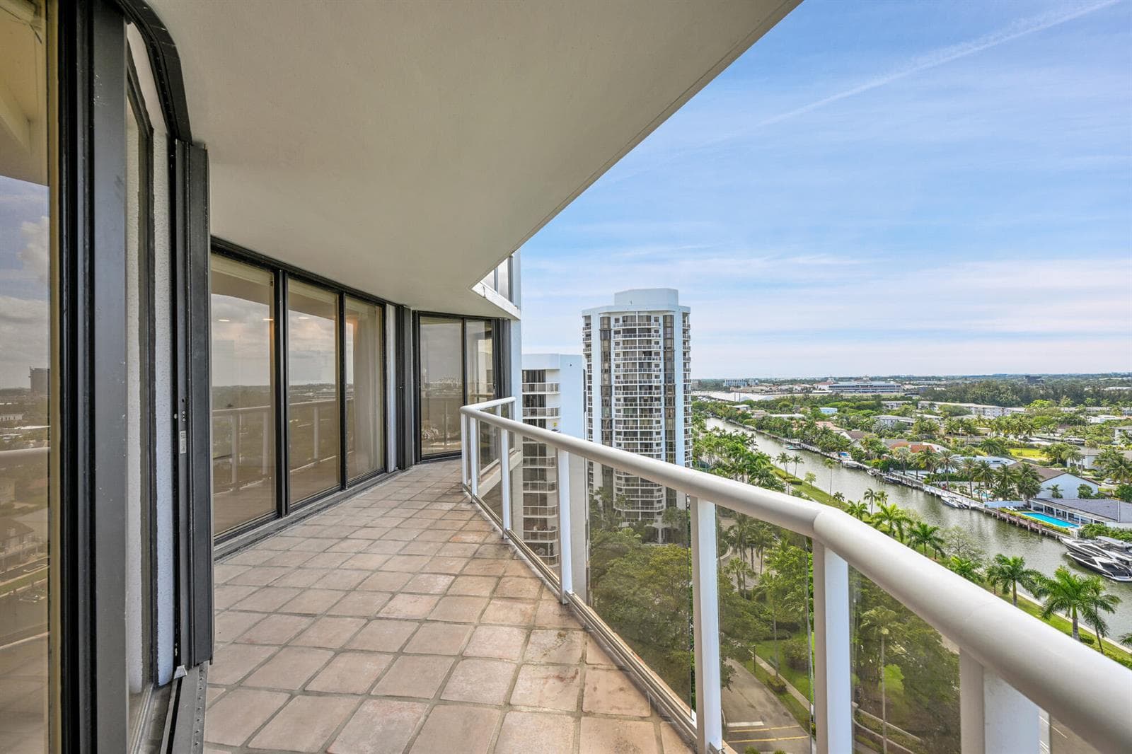 3640 Yacht Club Drive 1501 photo 20