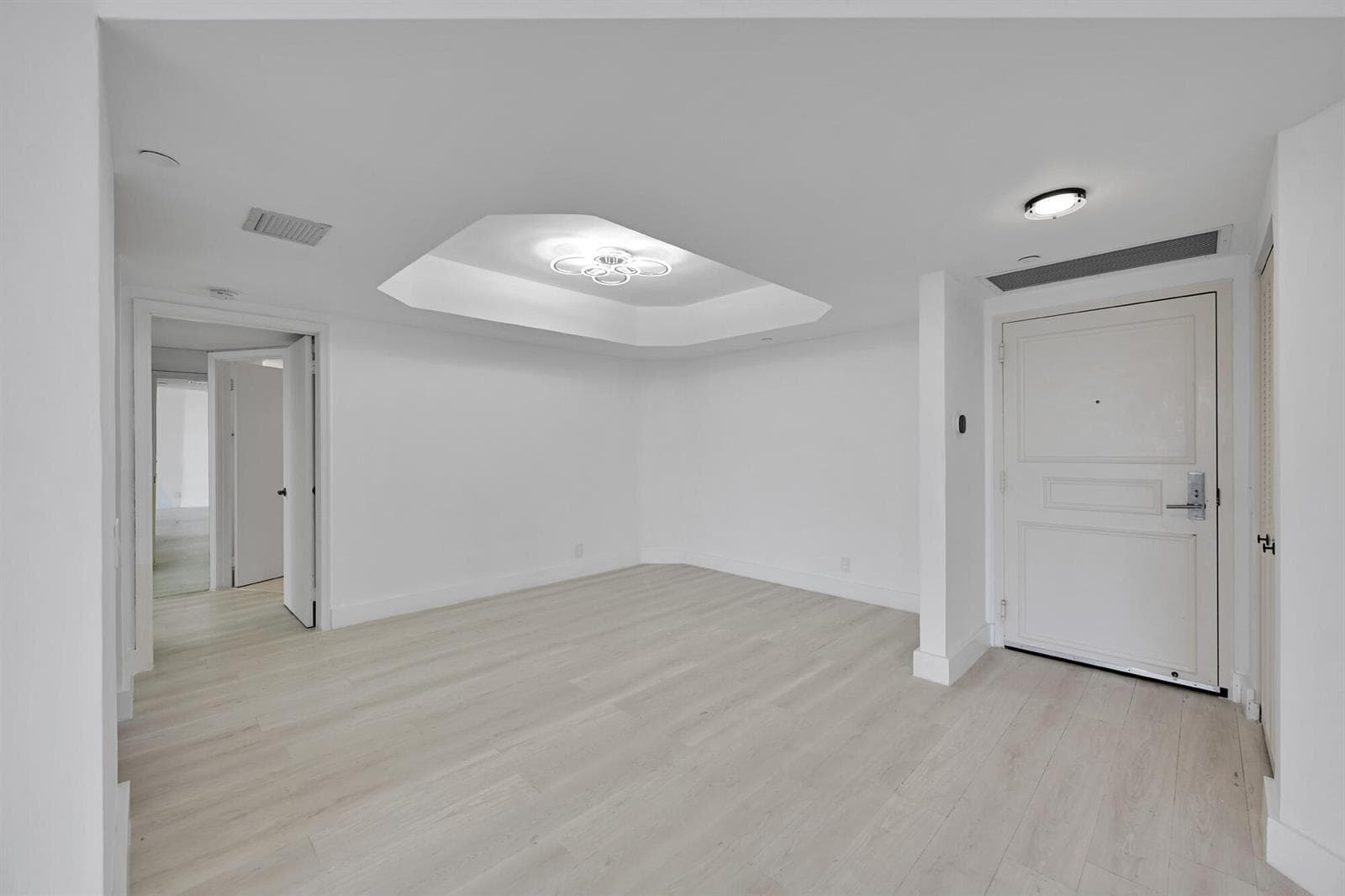 3640 Yacht Club Drive 1501 photo 18
