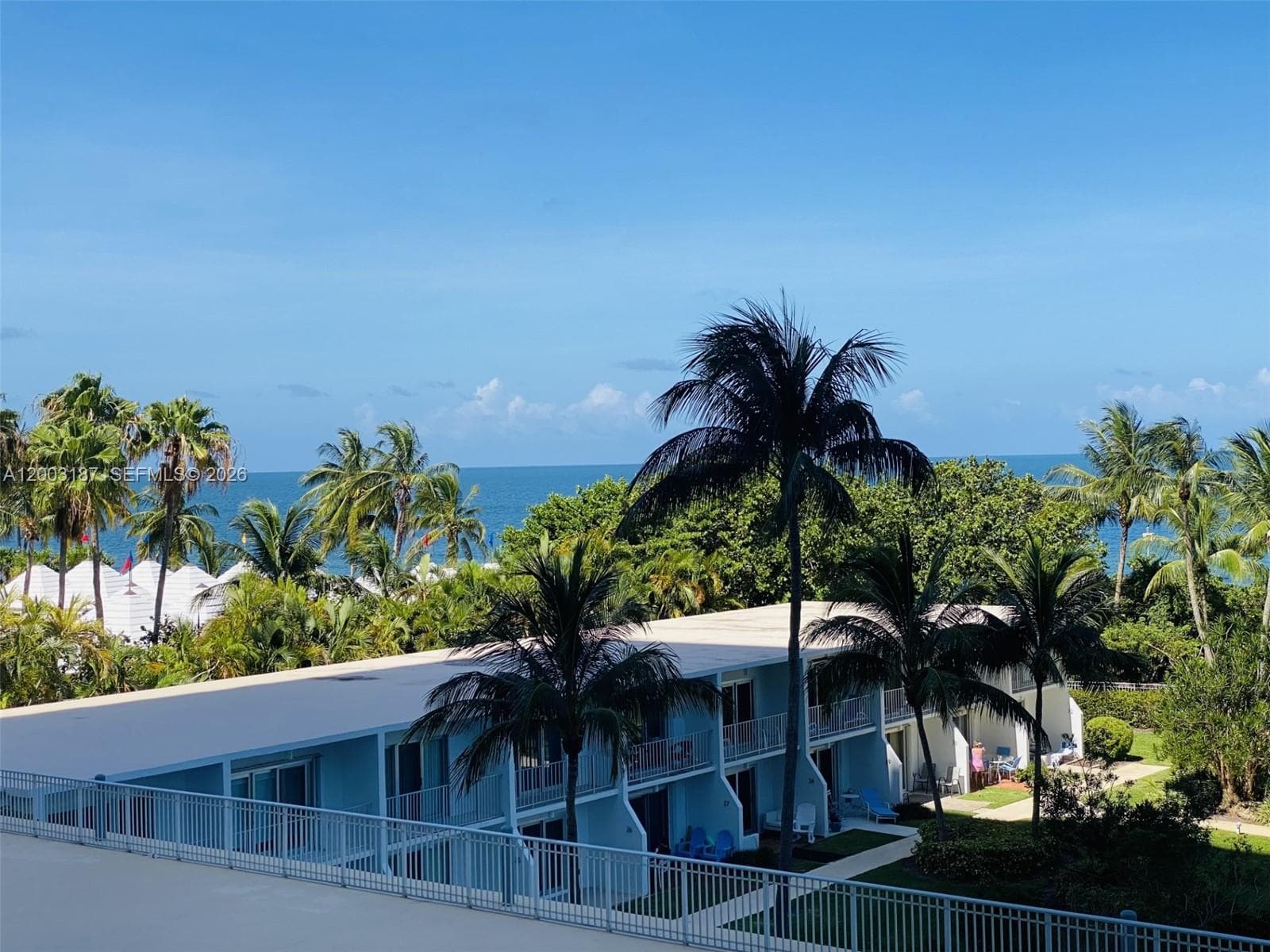 881 Ocean Dr 3E photo 3