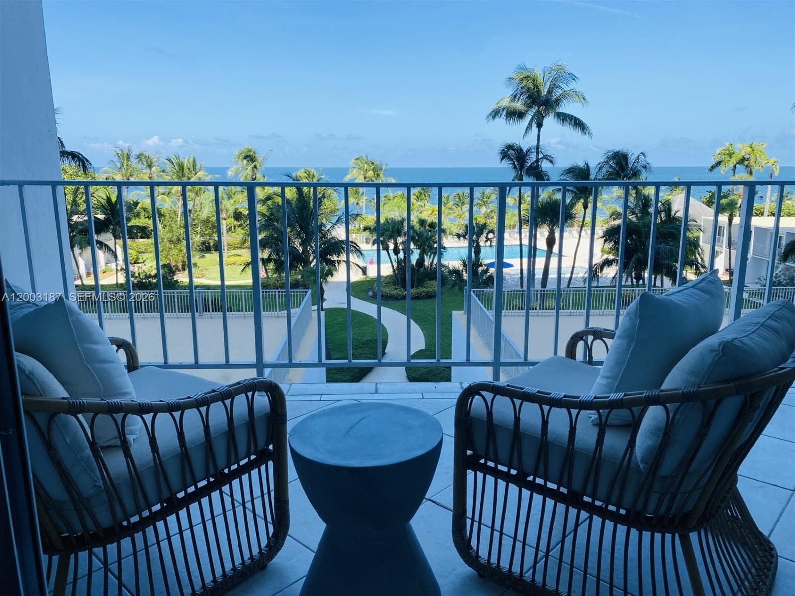 881 Ocean Dr 3E photo 1