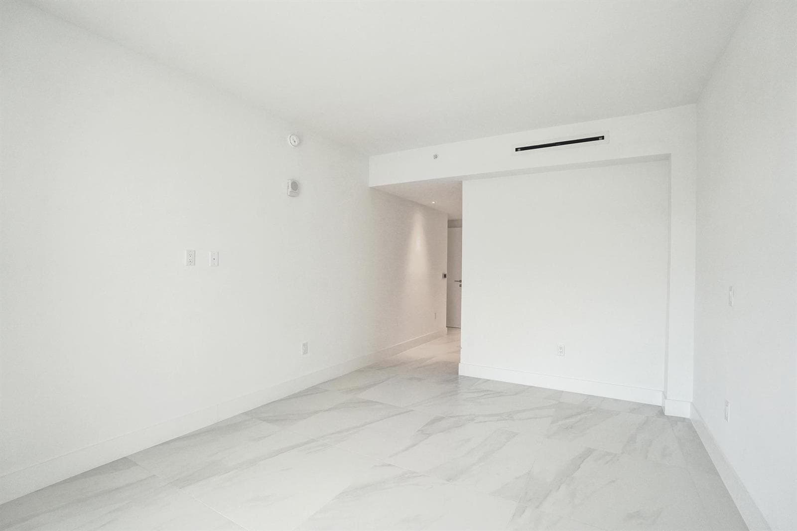 407 N Riverside Drive 303 photo 17