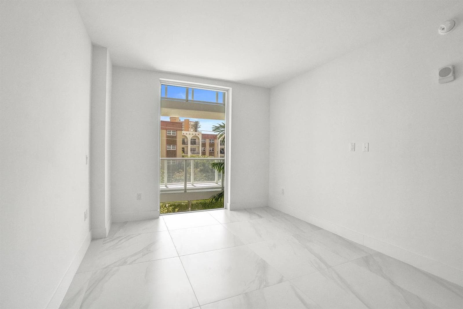 407 N Riverside Drive 303 photo 16