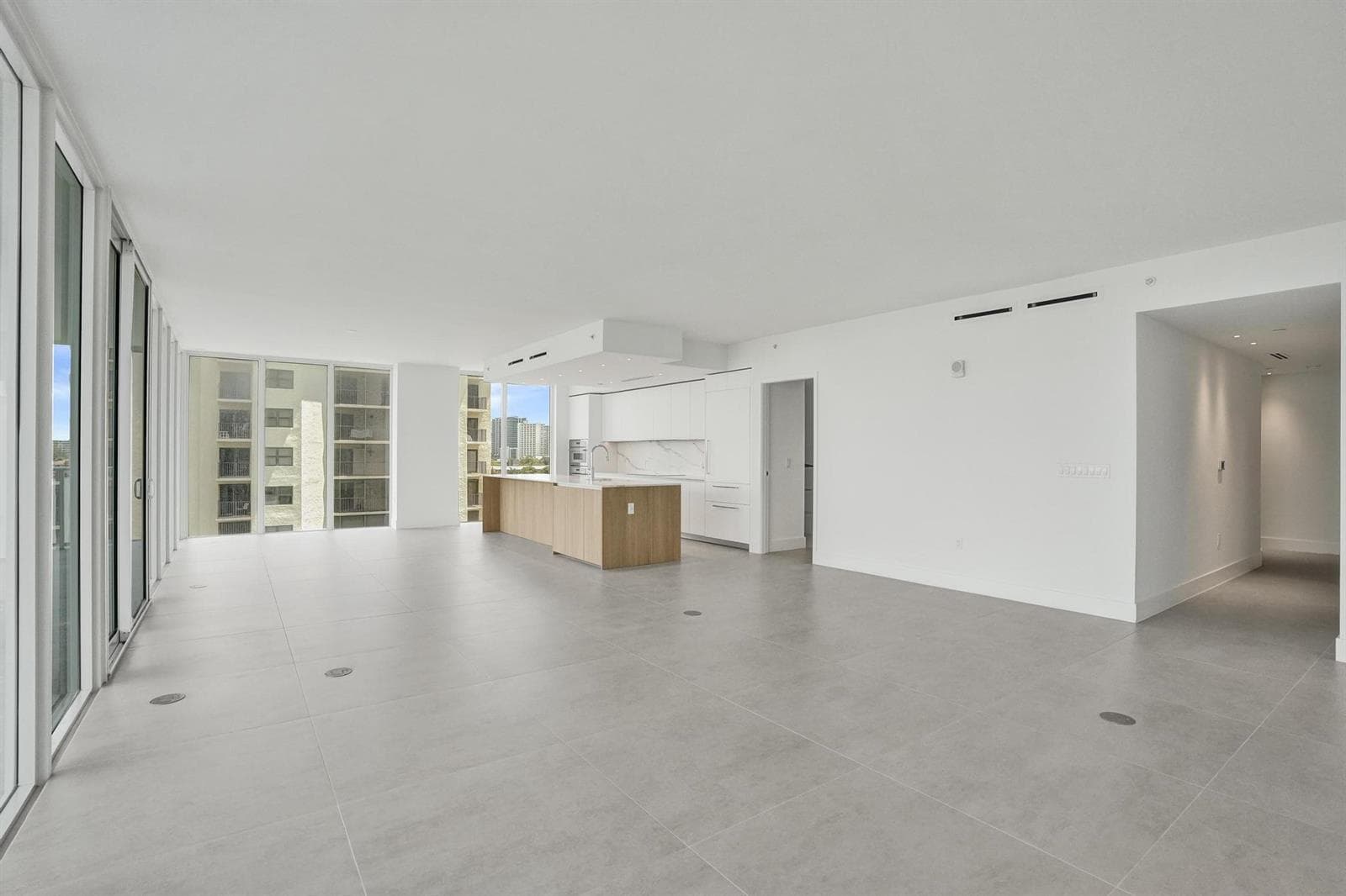 407 N Riverside Drive 605 photo 12