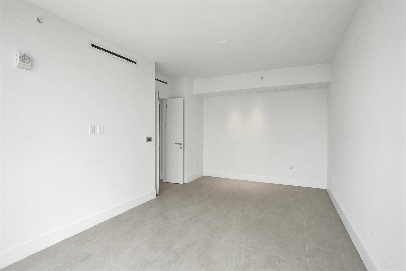 407 N Riverside Drive 605 photo 22