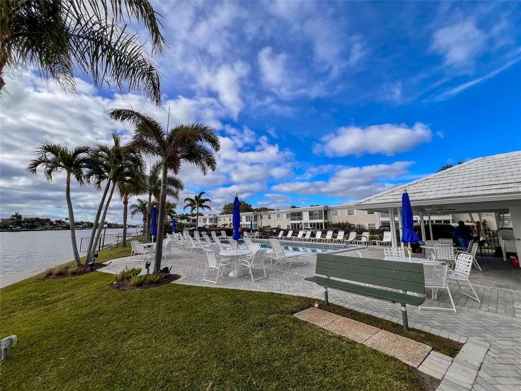 6475 Bay Club Drive 4 photo 17