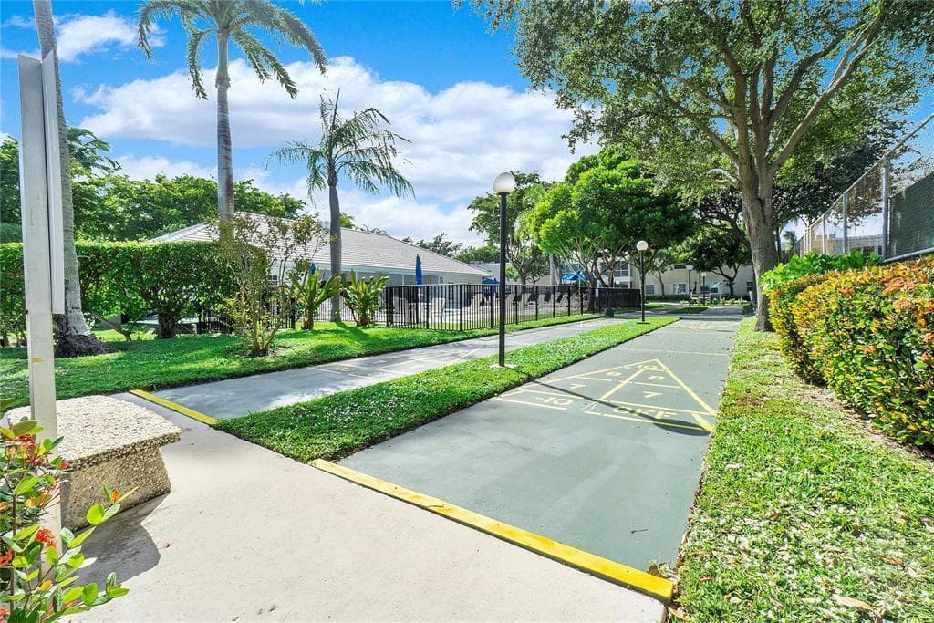 6475 Bay Club Drive 4 photo 20