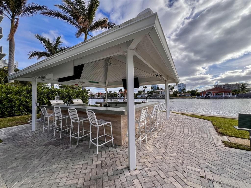6475 Bay Club Drive 4 photo 18