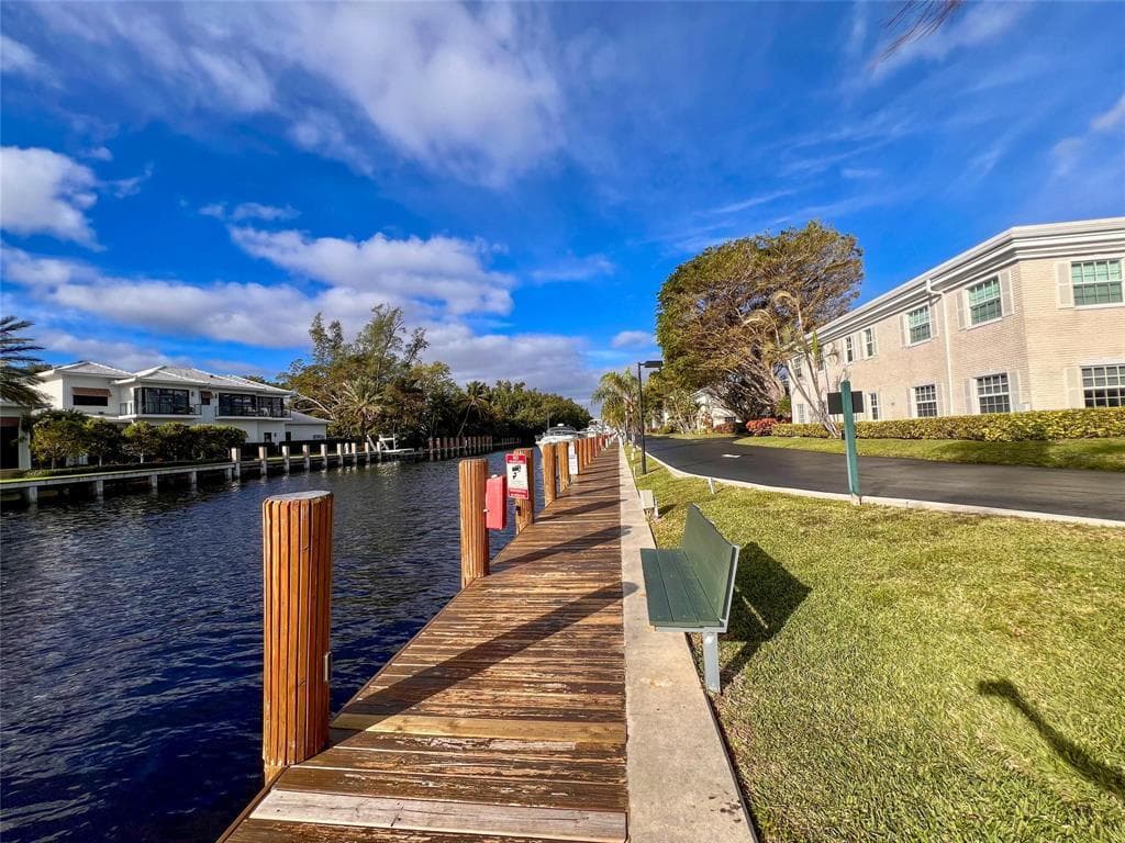 6475 Bay Club Drive 4 photo 19