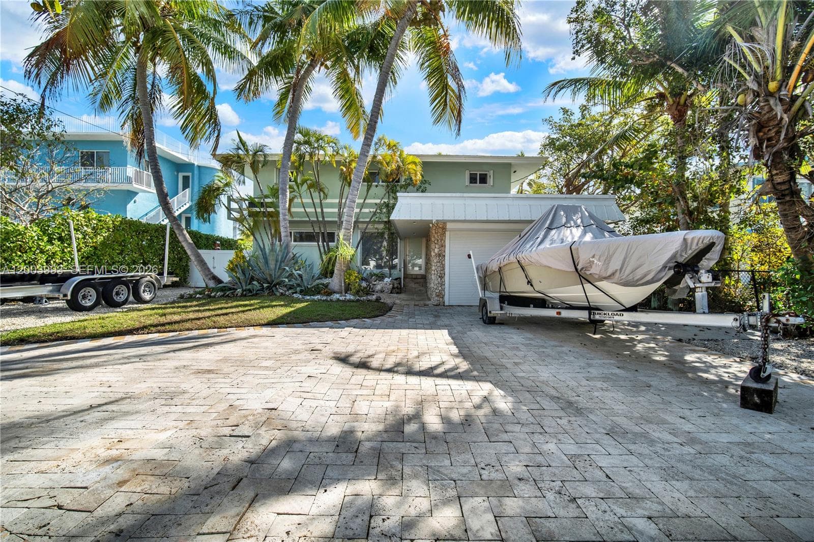 69 Shoreland Dr photo 2