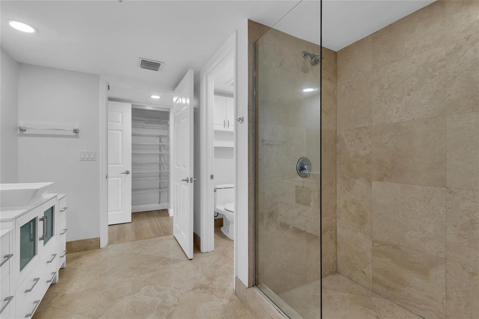 900 SE 2nd Street 502 photo 13