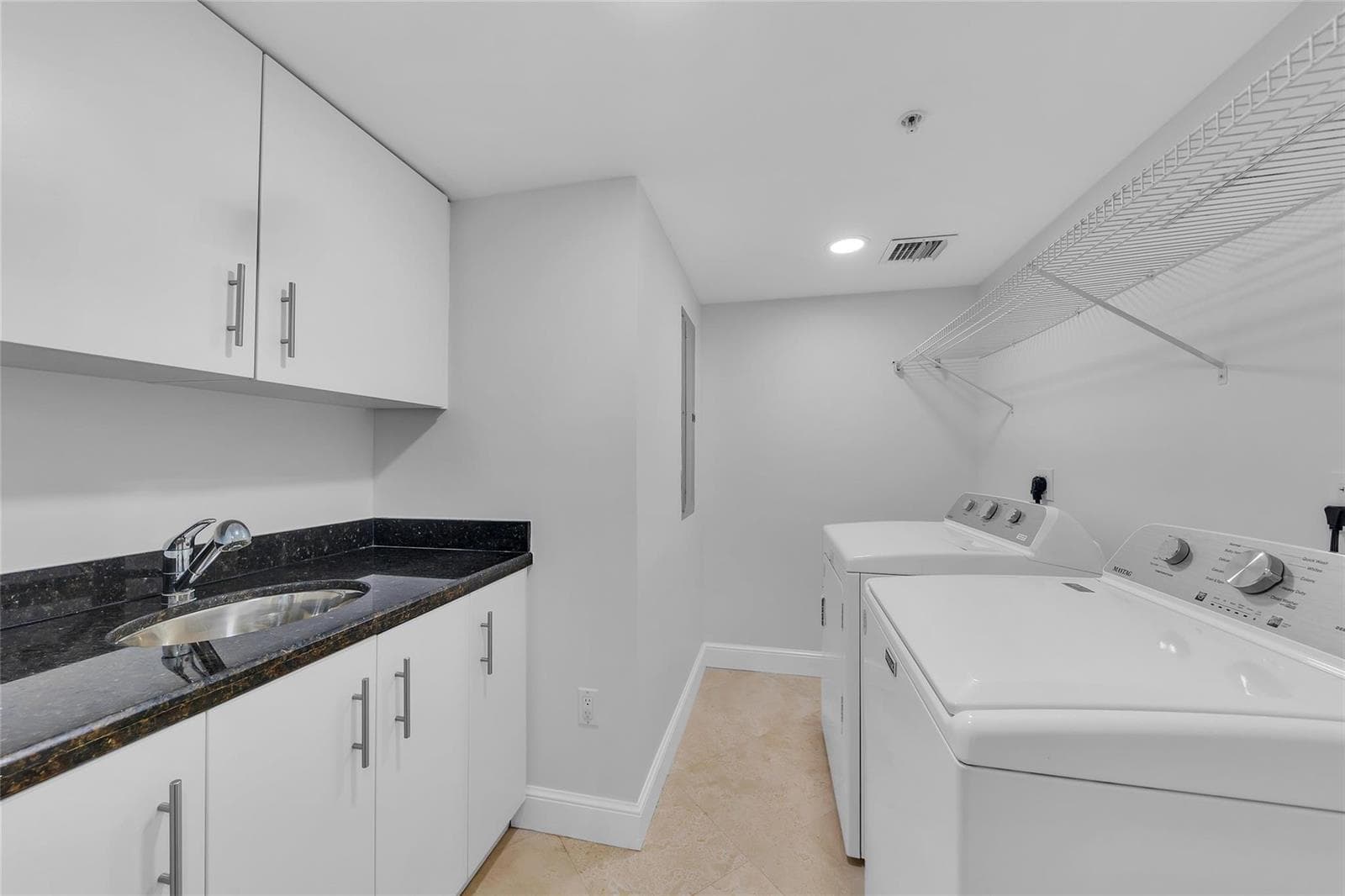 900 SE 2nd Street 502 photo 16