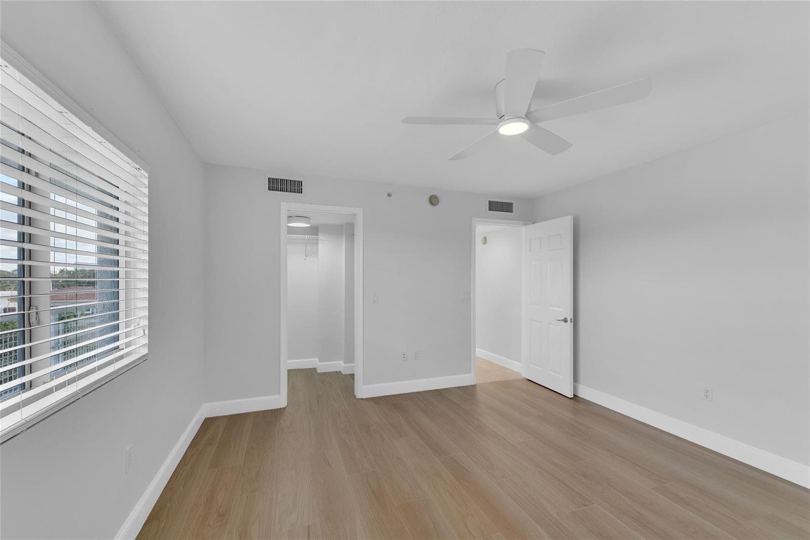 900 SE 2nd Street 502 photo 18
