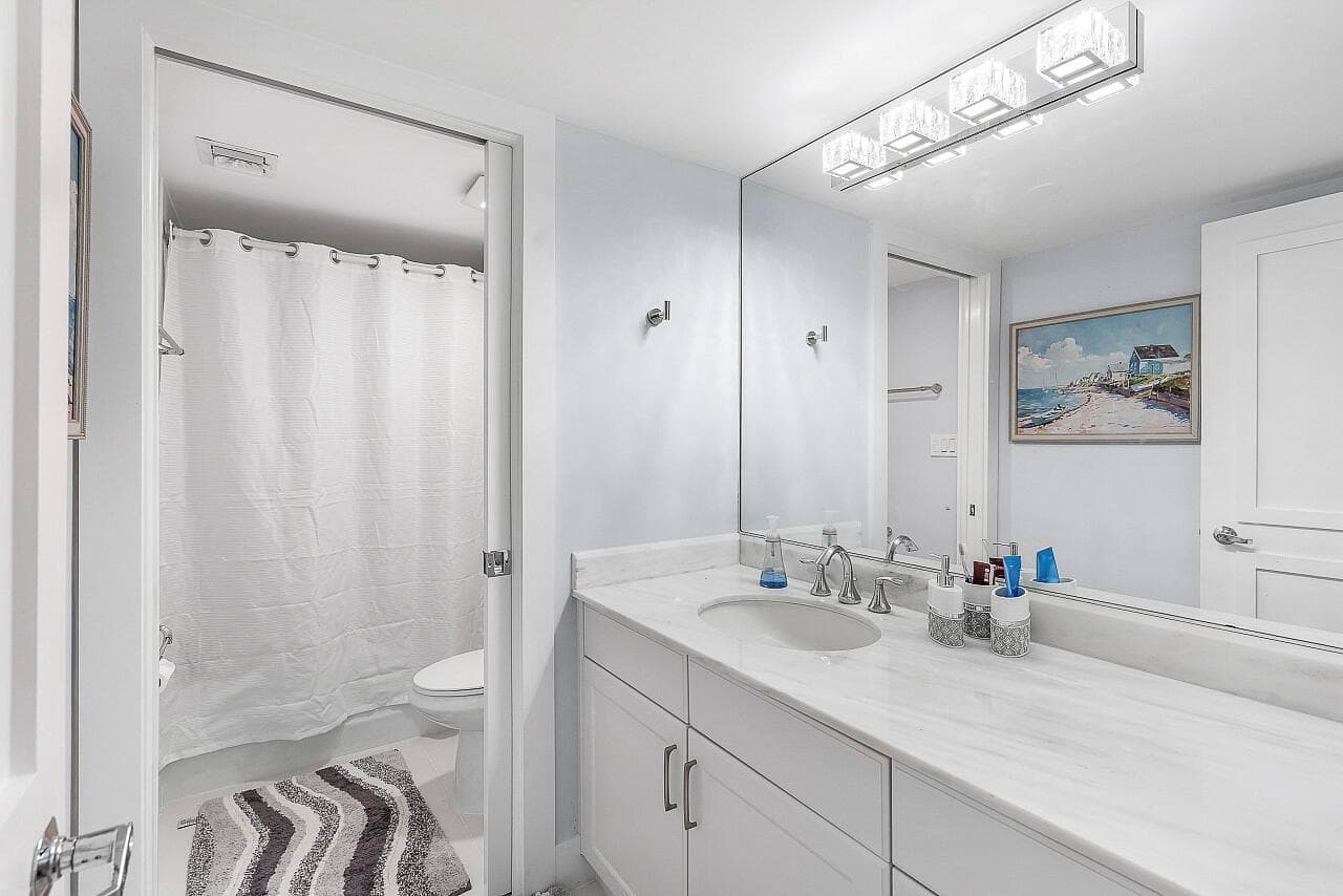 100 Lakeshore Drive 252 photo 22