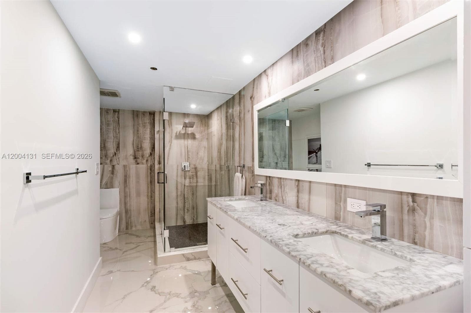 20191 E Country Club Dr TH7 photo 7