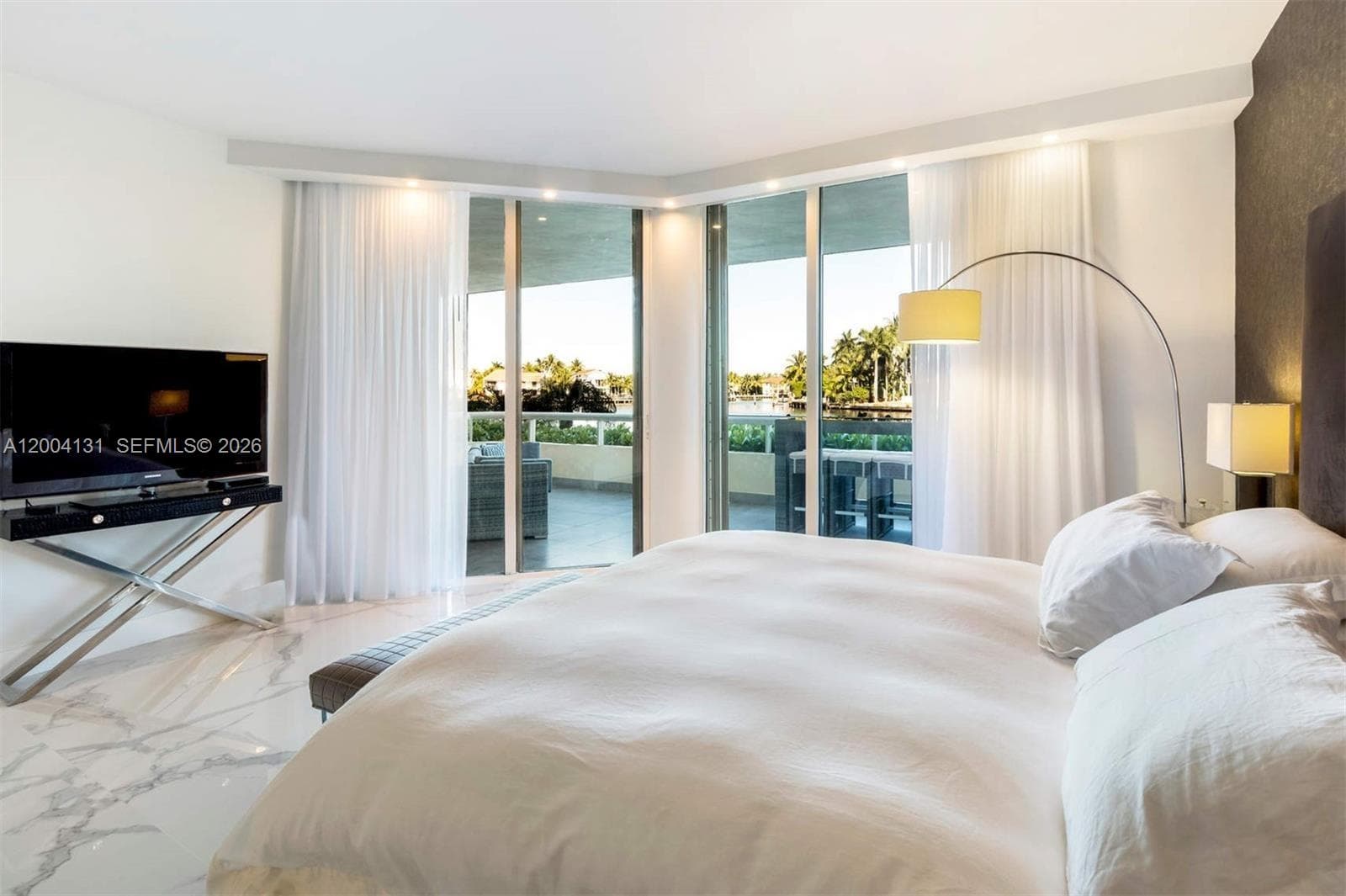 20191 E Country Club Dr TH7 photo 4