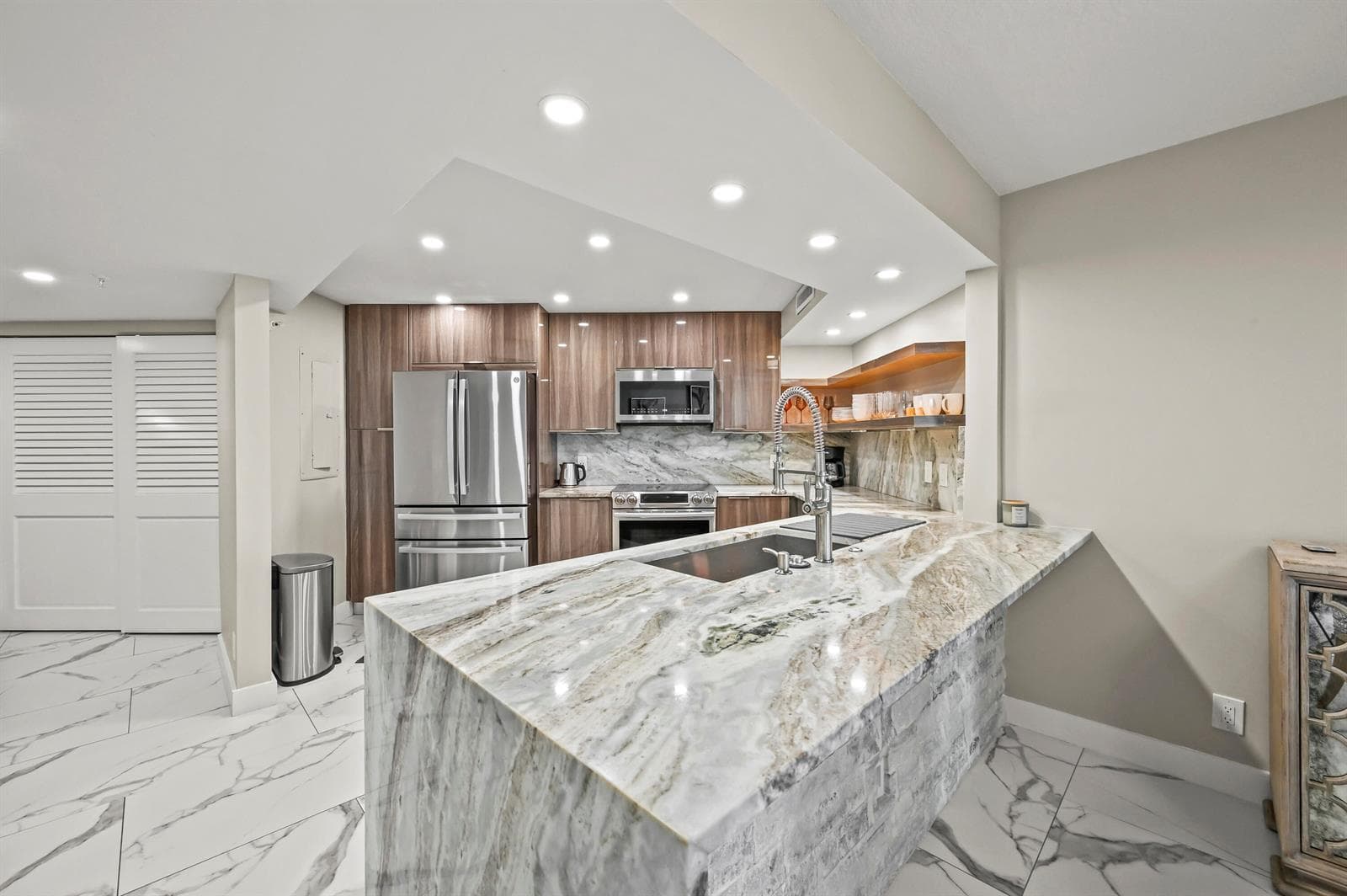 9650 S Ocean Drive 106 photo 6