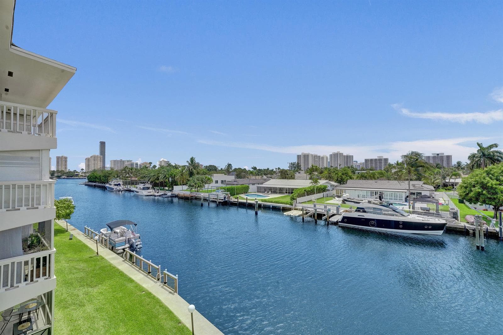 455 Paradise Isle Boulevard 305 photo 23