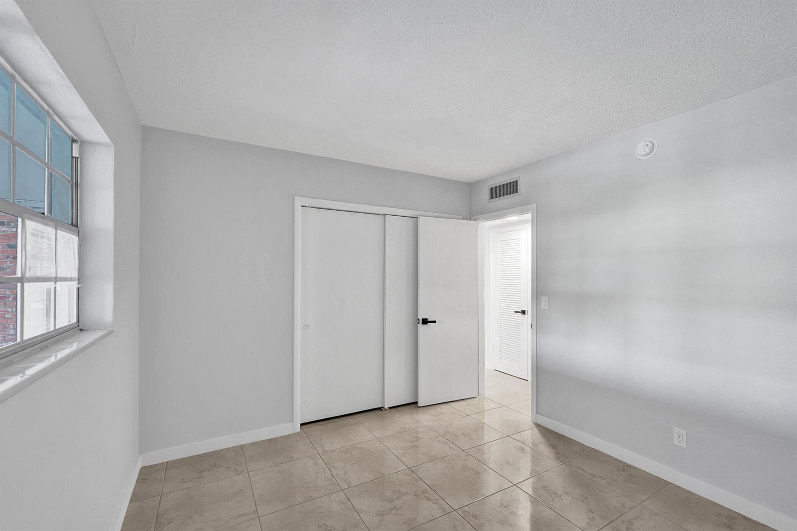 455 Paradise Isle Boulevard 305 photo 12