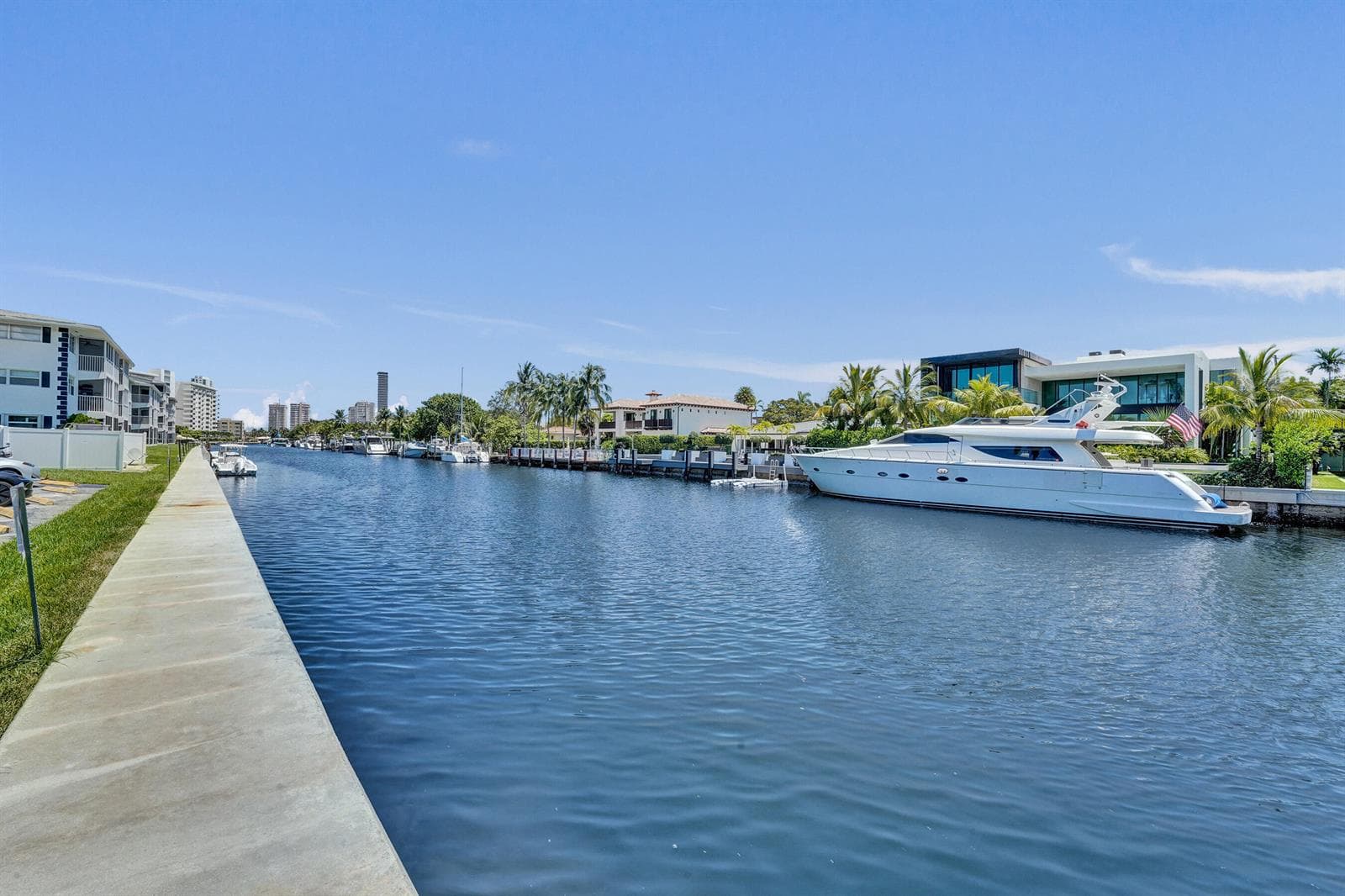455 Paradise Isle Boulevard 305 photo 22