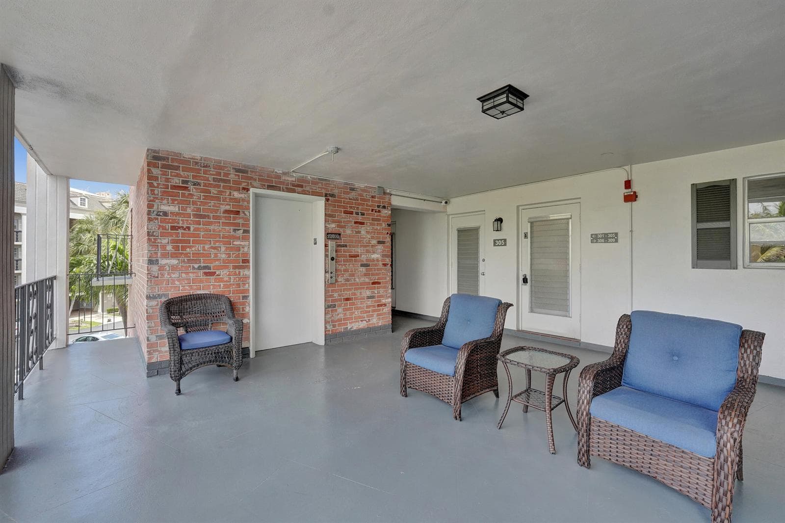 455 Paradise Isle Boulevard 305 photo 3