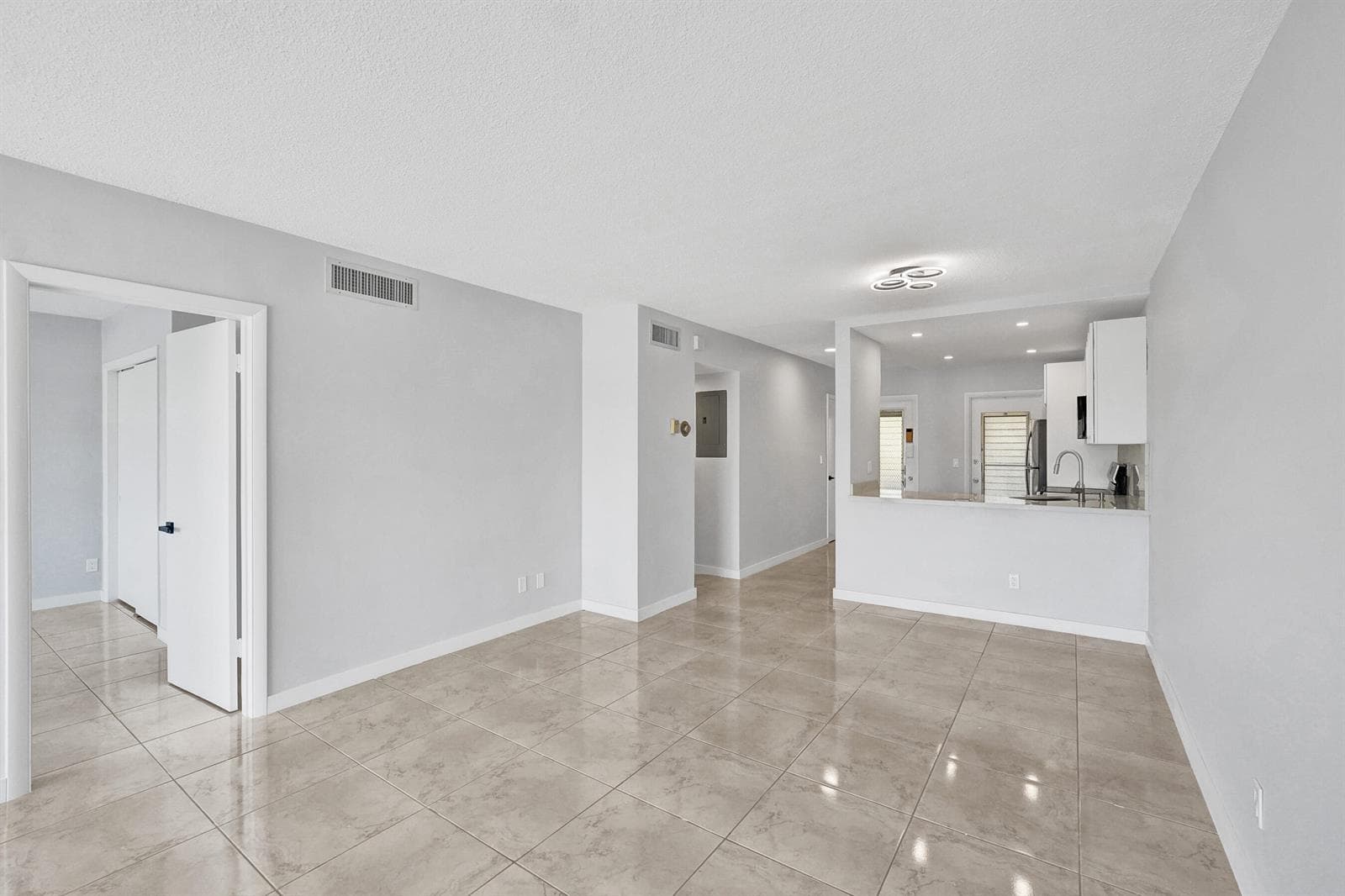 455 Paradise Isle Boulevard 305 photo 5