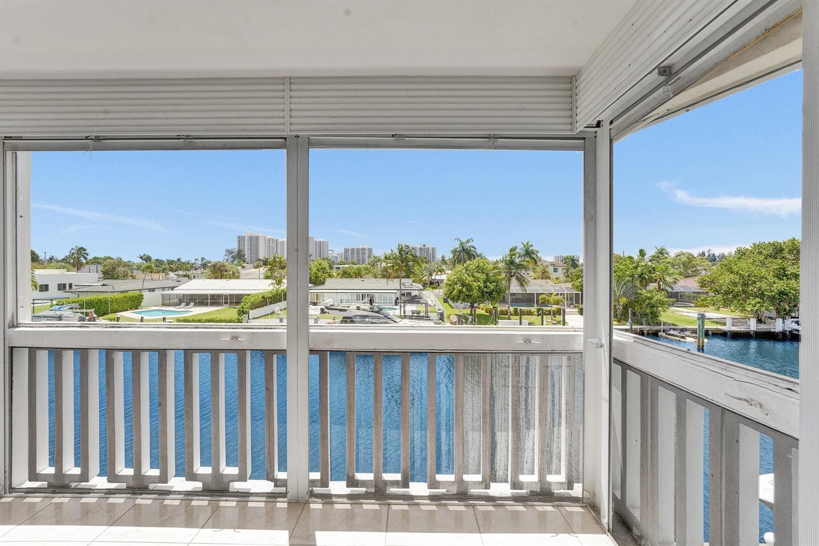 455 Paradise Isle Boulevard 305 photo 20