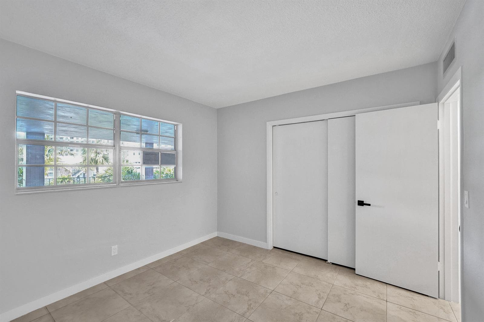 455 Paradise Isle Boulevard 305 photo 9