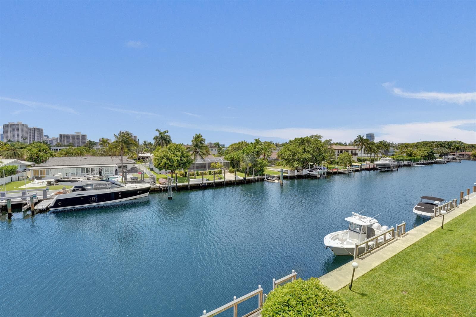 455 Paradise Isle Boulevard 305 photo 24