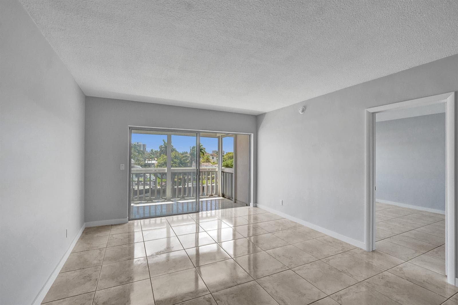 455 Paradise Isle Boulevard 305 photo 10