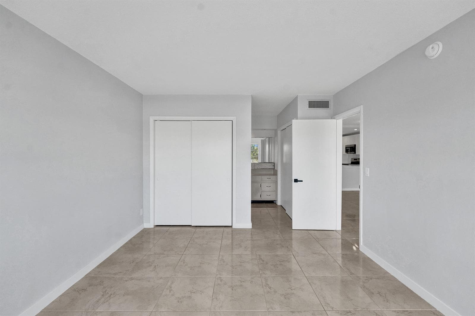 455 Paradise Isle Boulevard 305 photo 18