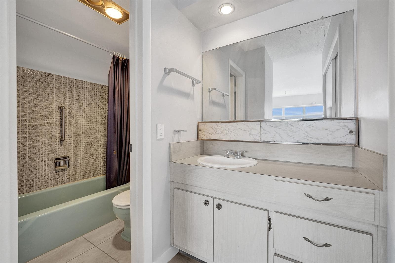455 Paradise Isle Boulevard 305 photo 19
