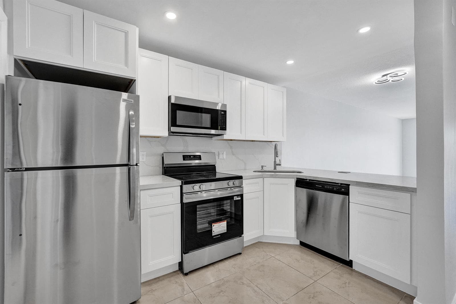 455 Paradise Isle Boulevard 305 photo 8