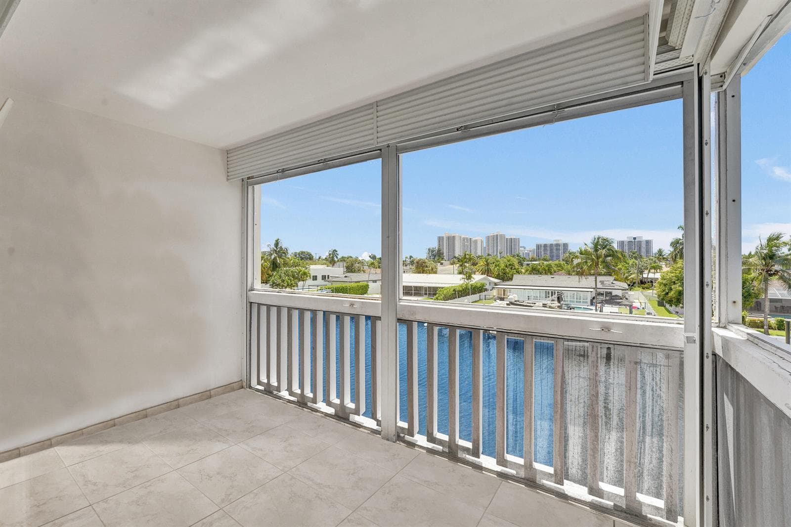 455 Paradise Isle Boulevard 305 photo 21