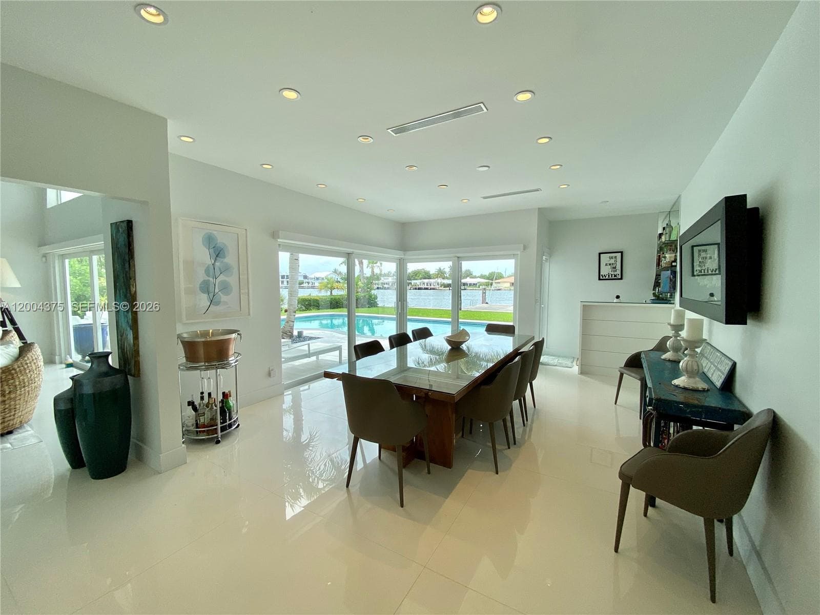 265 N Shore Dr photo 2