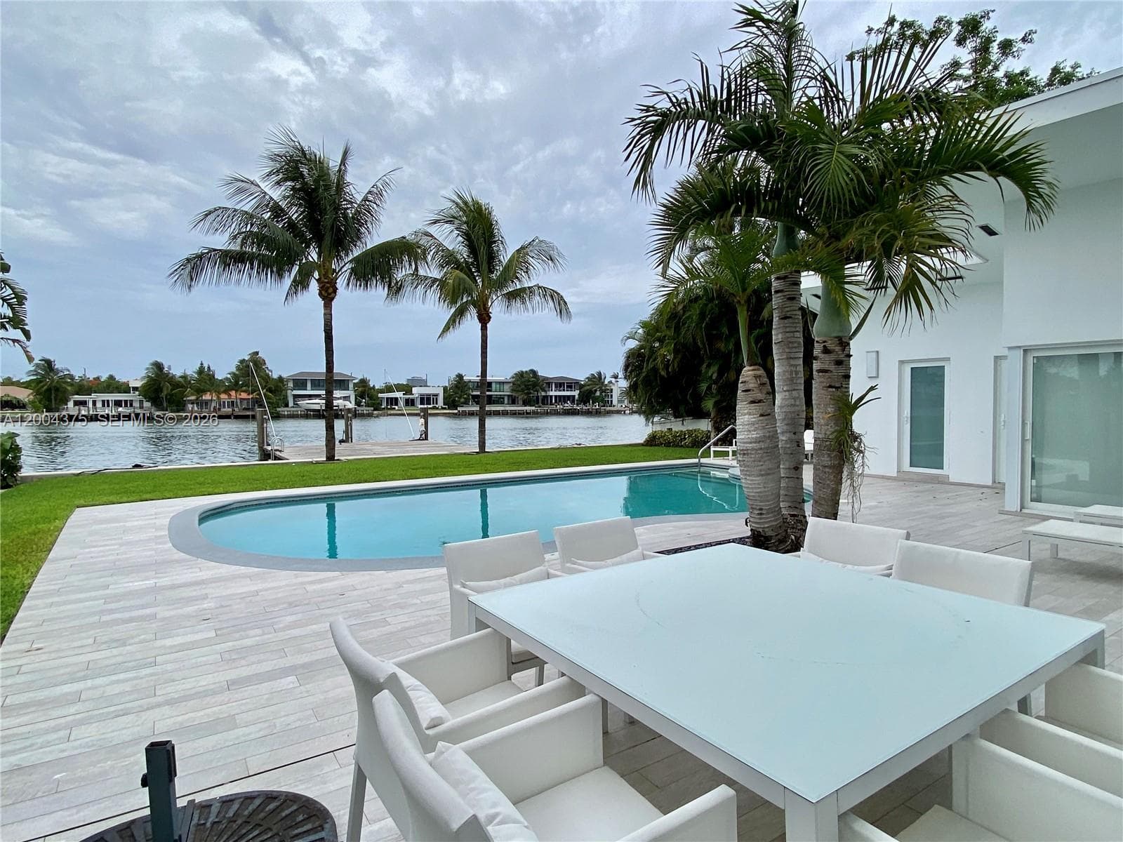 265 N Shore Dr photo 3