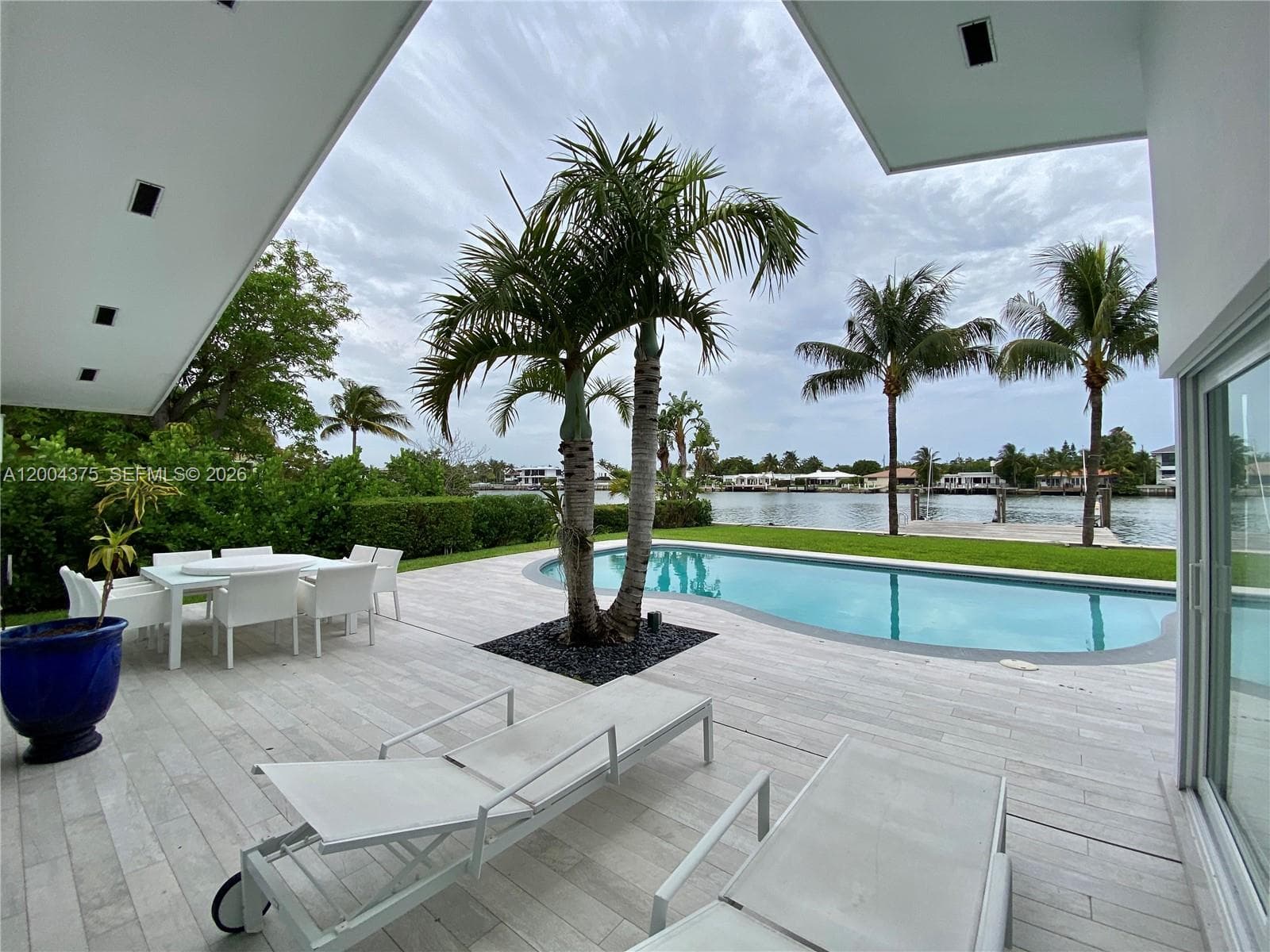 265 N Shore Dr photo 4