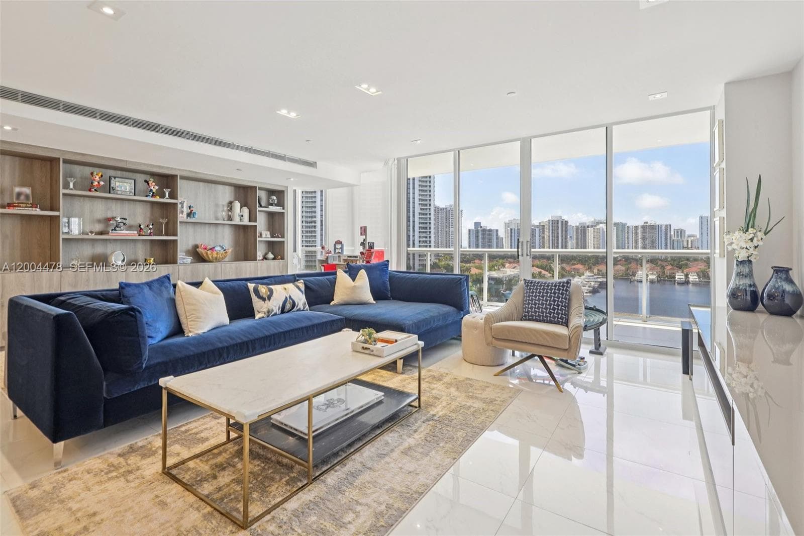 3640 Yacht Club Dr 1007 photo 4