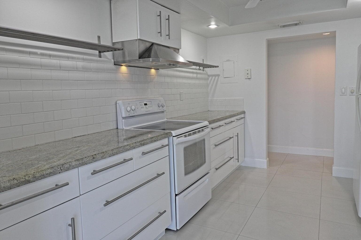 800 Parkview Drive 602 photo 10