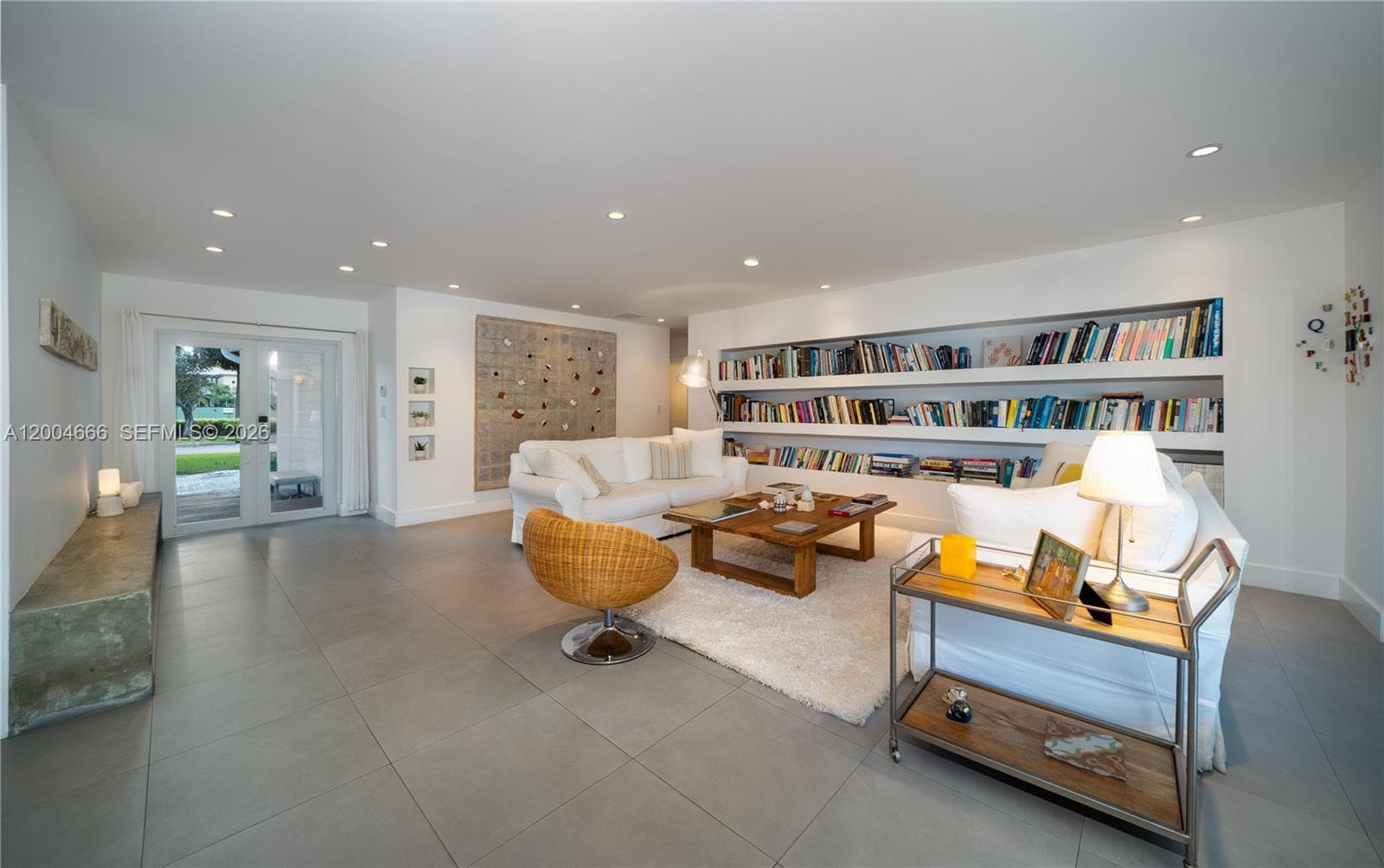 861 Harbor Dr photo 3