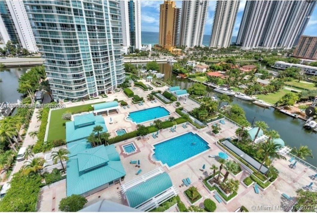 16500 Collins Ave 1551 photo 2