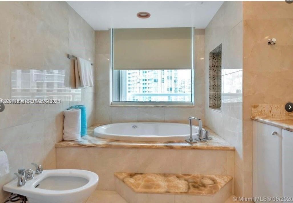 16500 Collins Ave 1551 photo 11